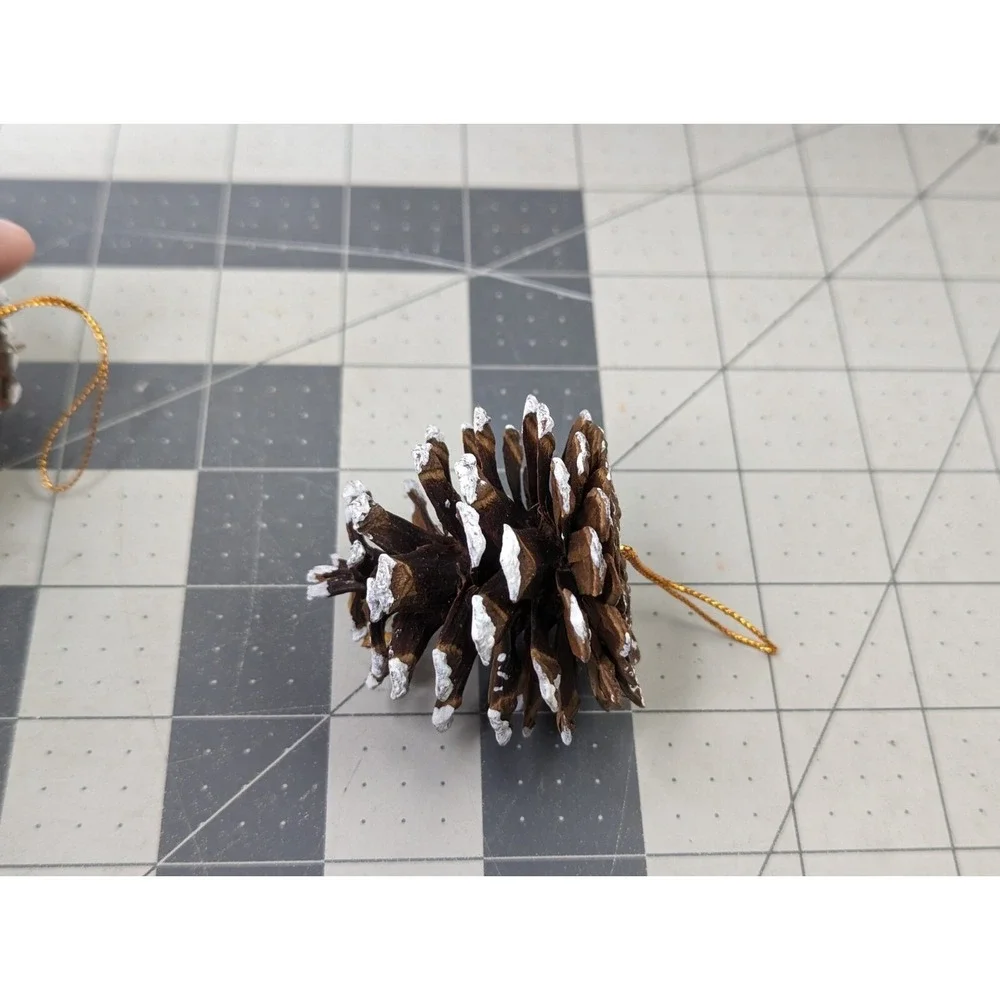 Christmas Decor Wicker‎ Rattan Reindeer Deer Basket and Pinecone Ornaments Lot